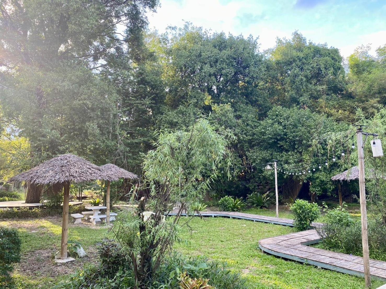 Baan Nai Baan Nok Resort Nakhon Nayok Bagian luar foto
