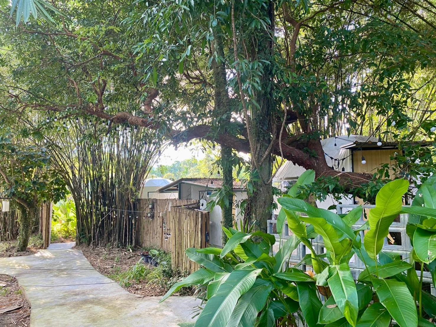 Baan Nai Baan Nok Resort Nakhon Nayok Bagian luar foto
