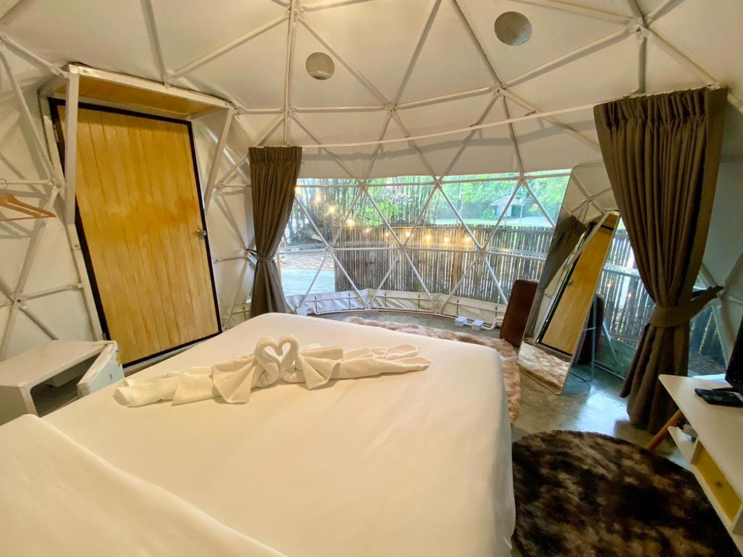 Baan Nai Baan Nok Resort Nakhon Nayok Bagian luar foto