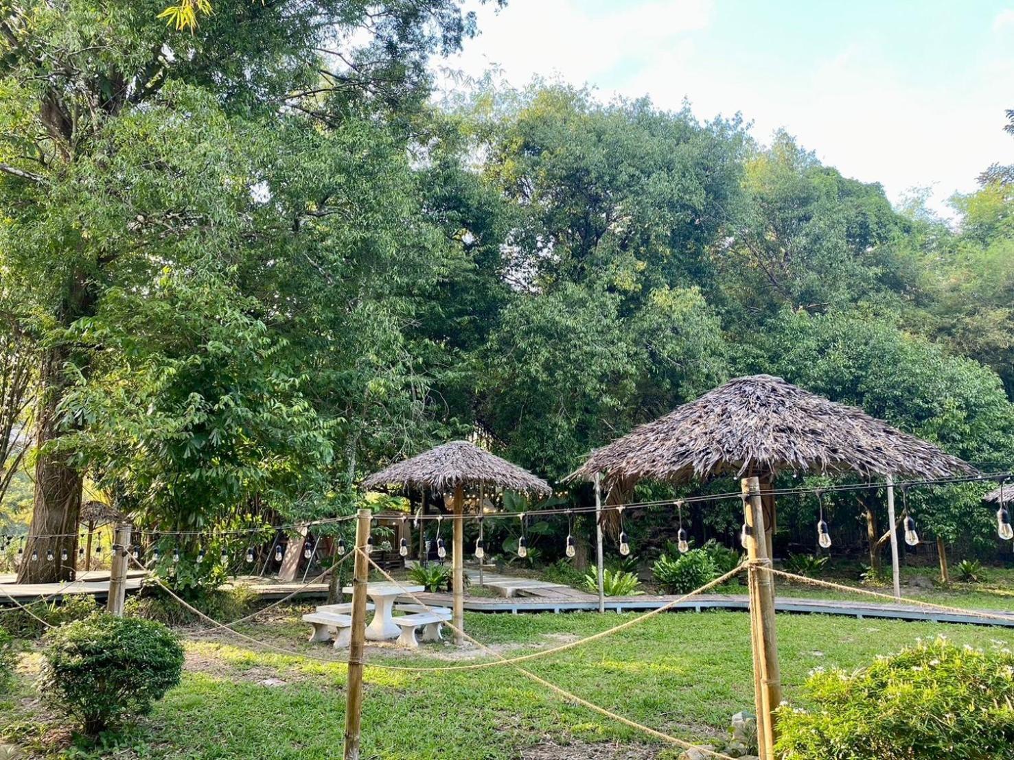 Baan Nai Baan Nok Resort Nakhon Nayok Bagian luar foto