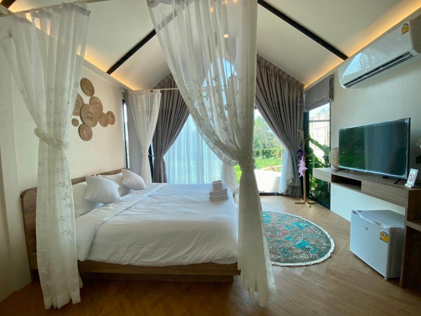 Baan Nai Baan Nok Resort Nakhon Nayok Bagian luar foto