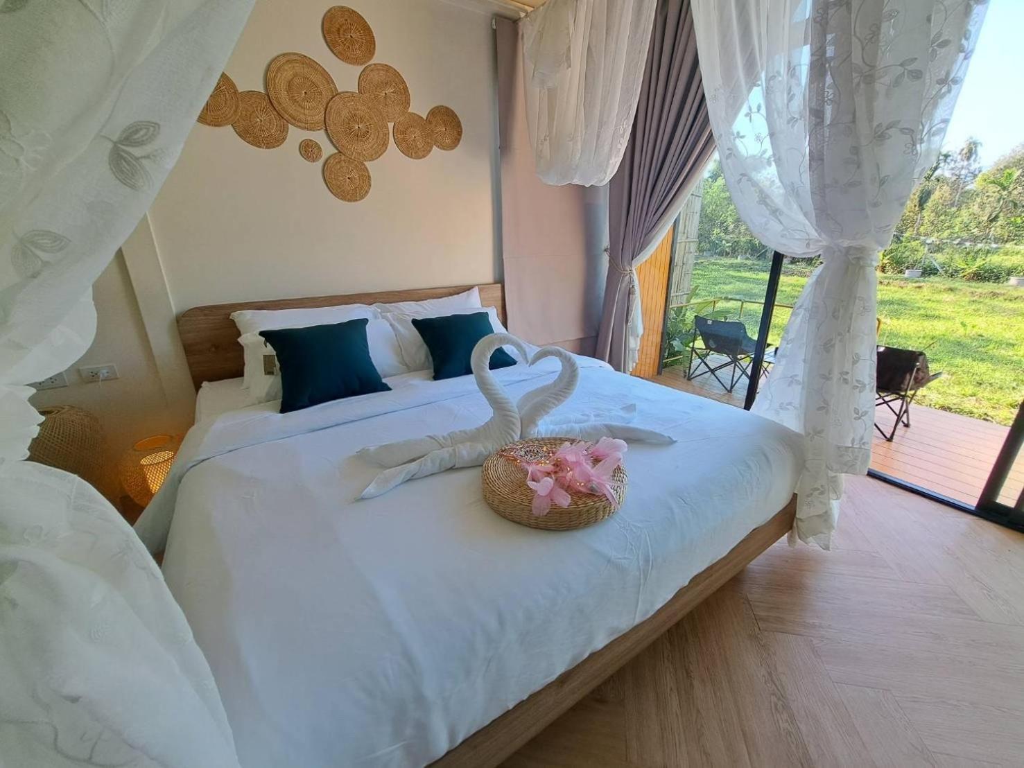 Baan Nai Baan Nok Resort Nakhon Nayok Bagian luar foto